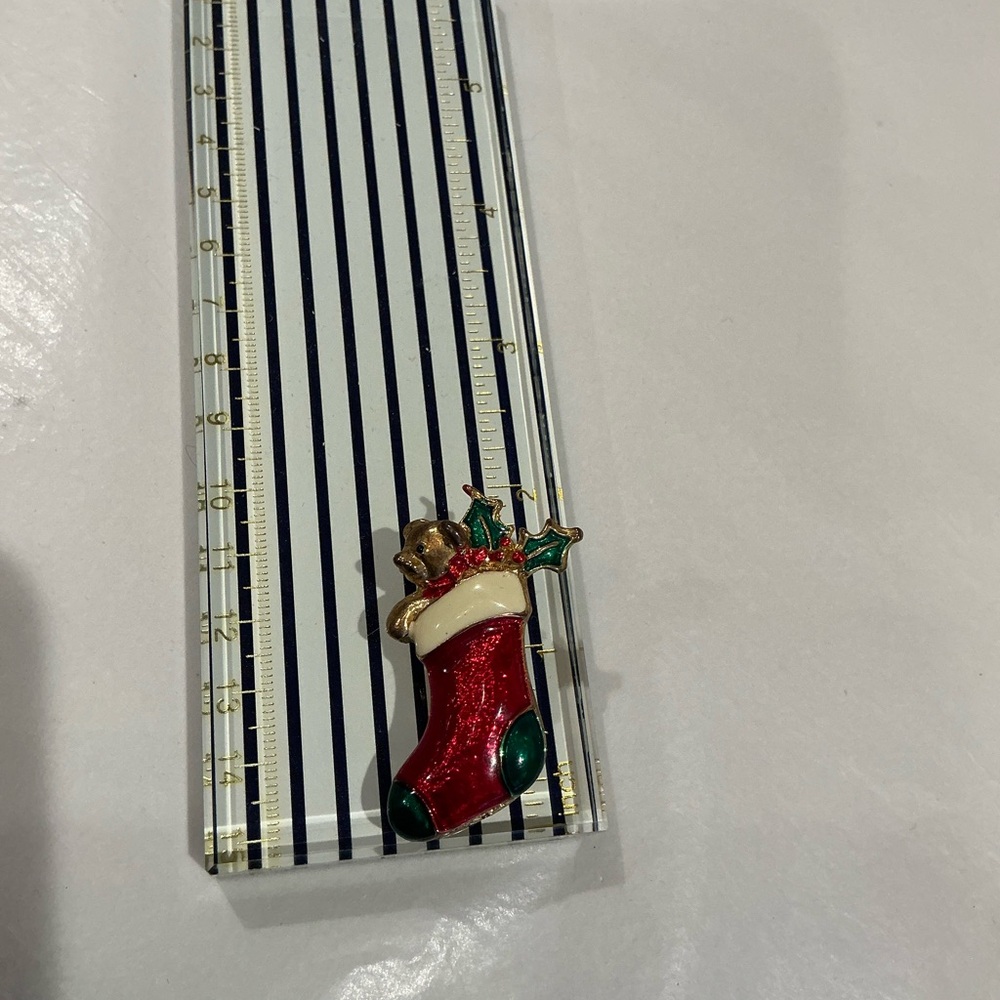Festive Red Stocking Brooch - Vintage - Picture 2 of 5